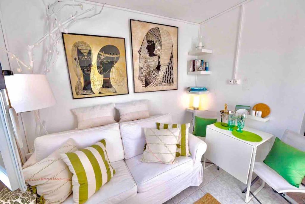 Cute Tiny House Villa Rafina  Bagian luar foto