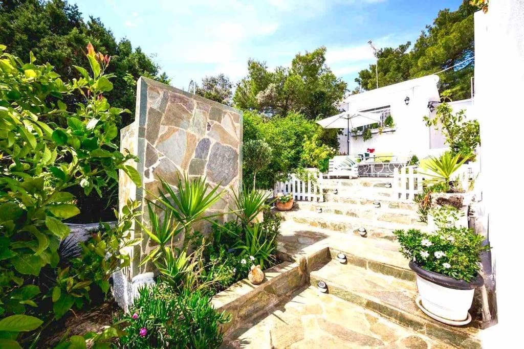 Cute Tiny House Villa Rafina  Bagian luar foto
